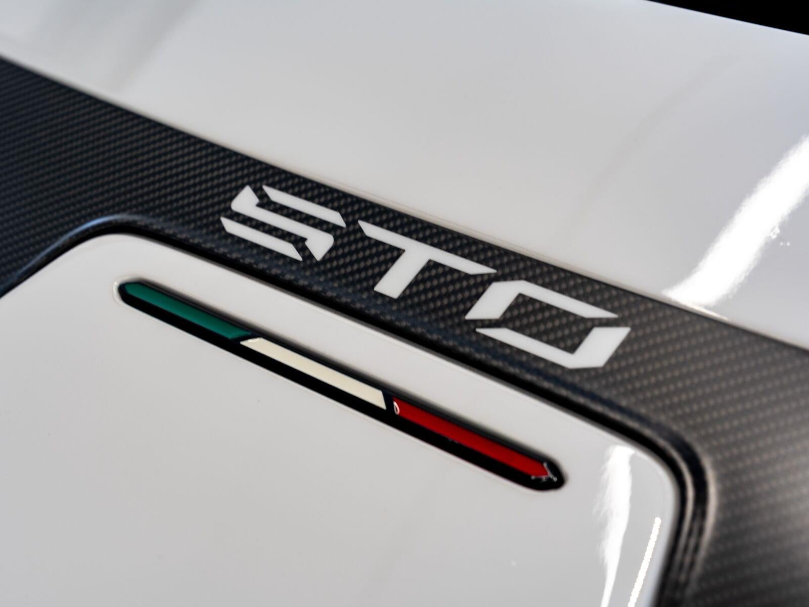 2022 Lamborghini Huracan Sto Coupe