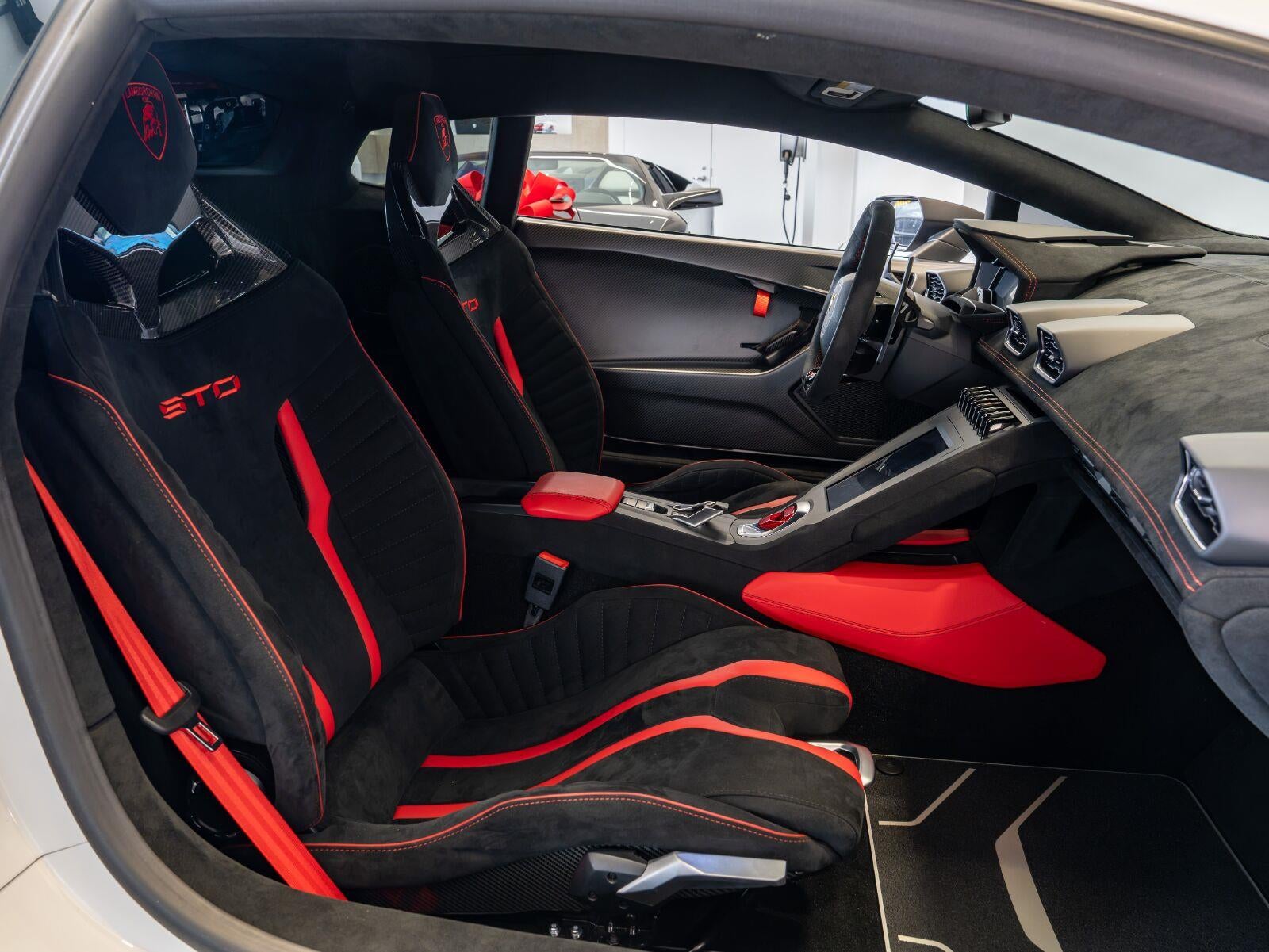 2022 Lamborghini Huracan Sto Coupe