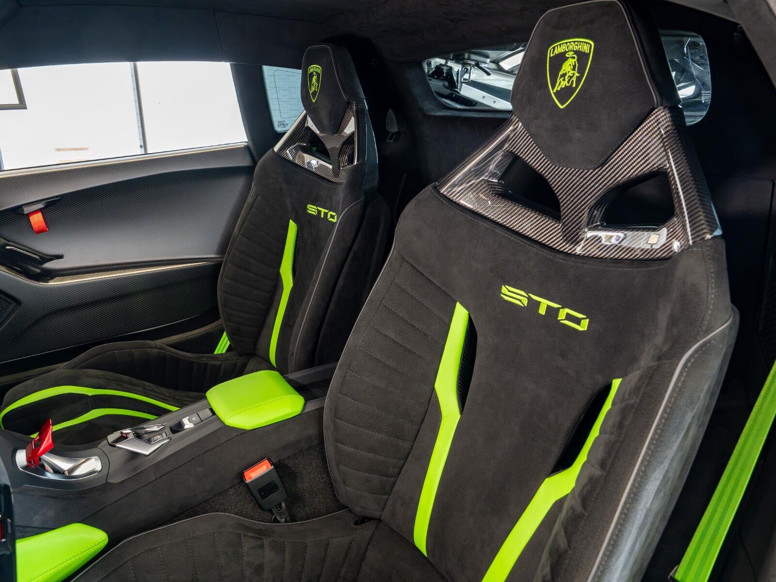 2024 Lamborghini Huracan STO Coupe
