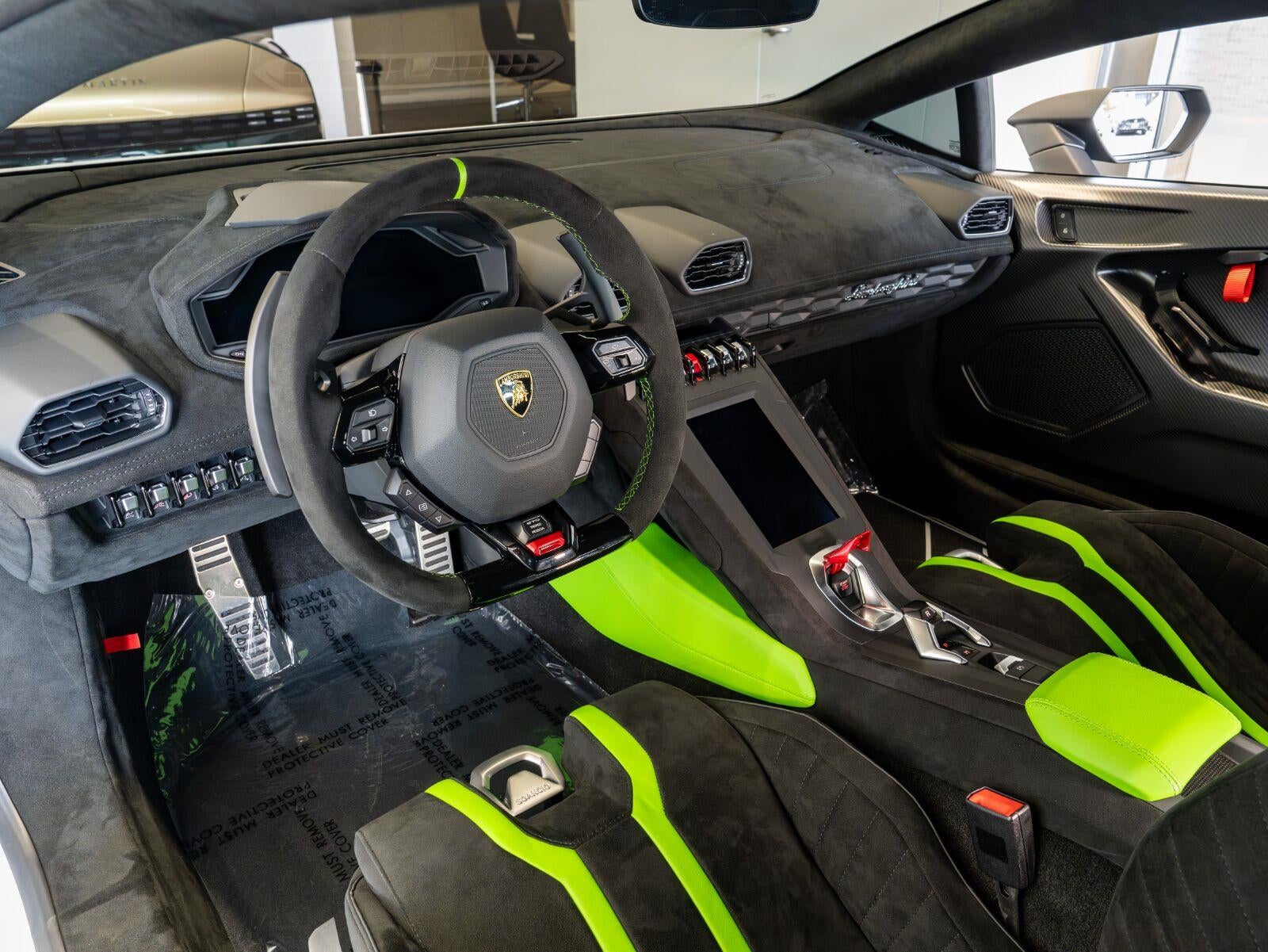 2024 Lamborghini Huracan STO Coupe