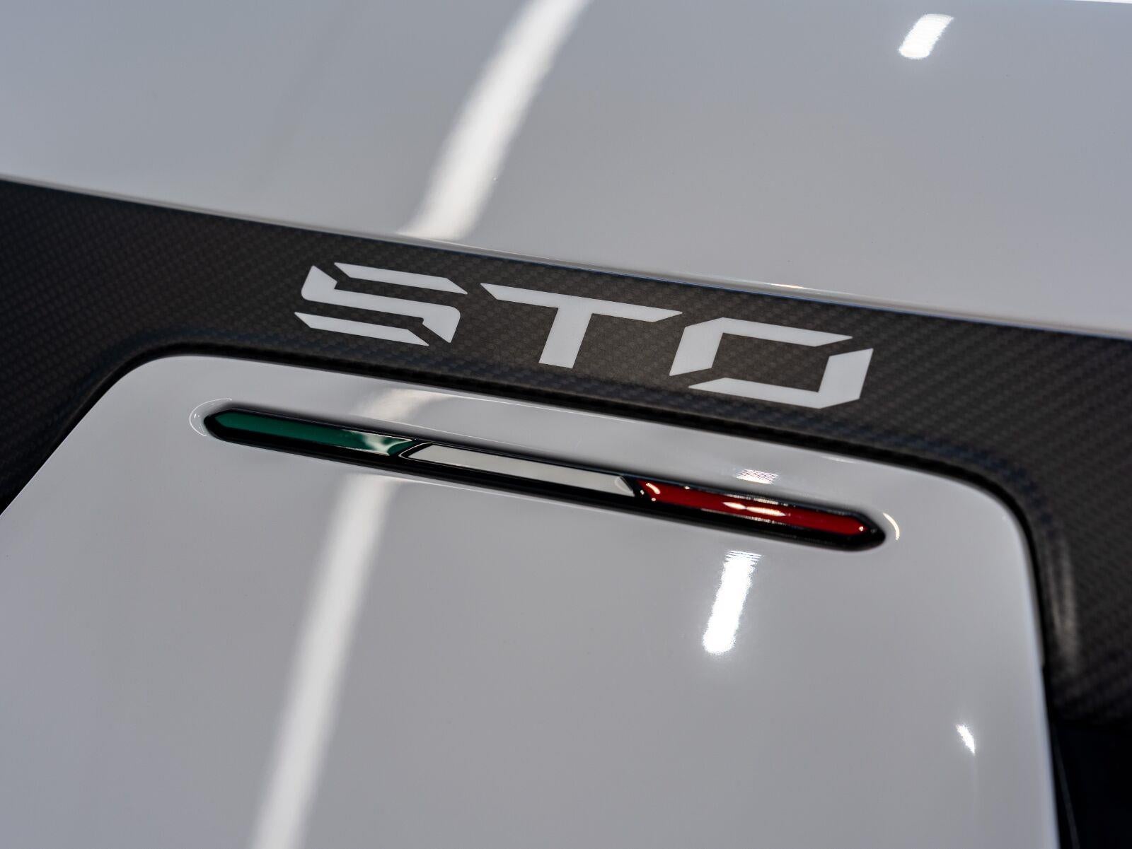 2024 Lamborghini Huracan STO Coupe