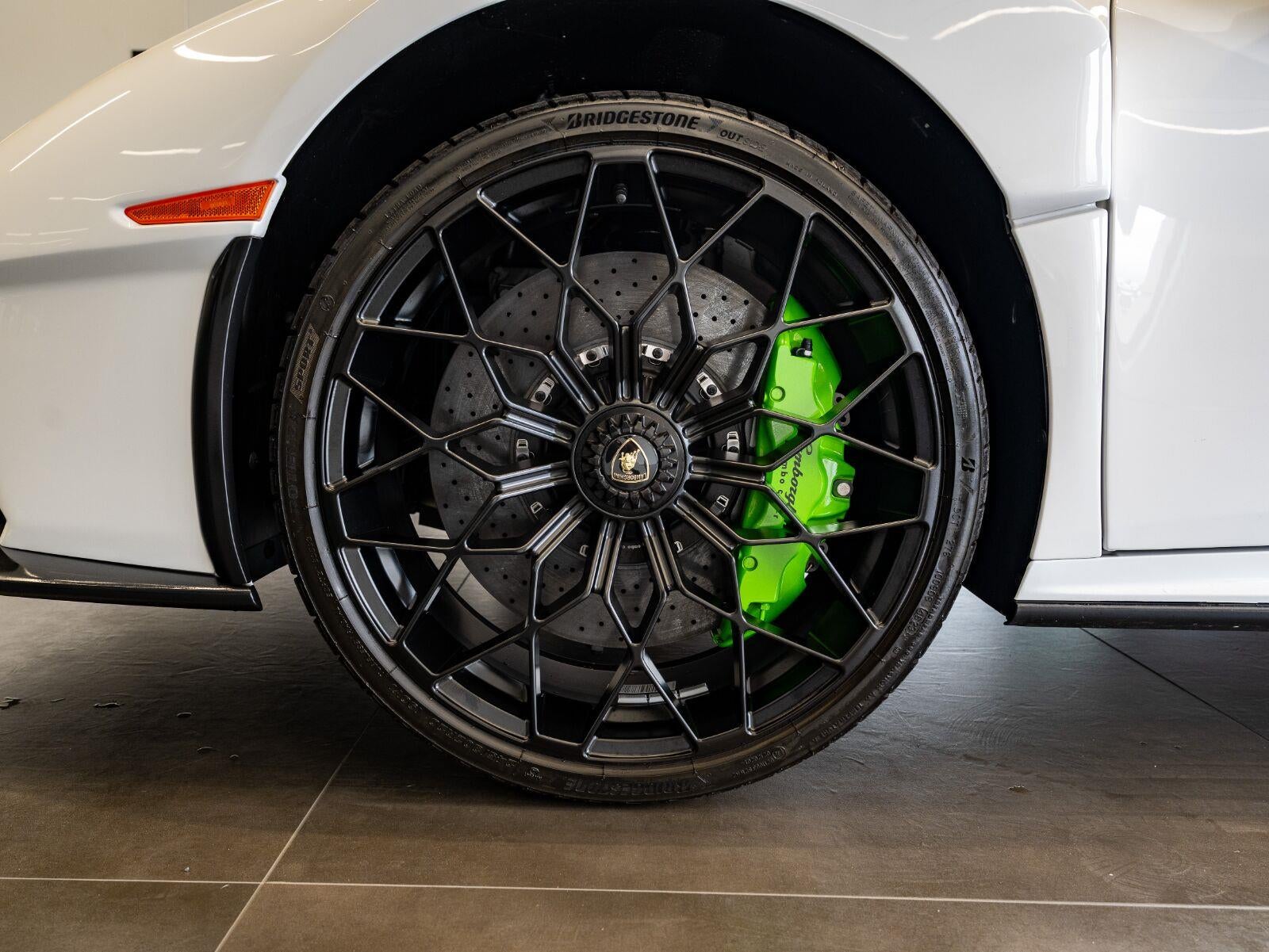 2024 Lamborghini Huracan STO Coupe