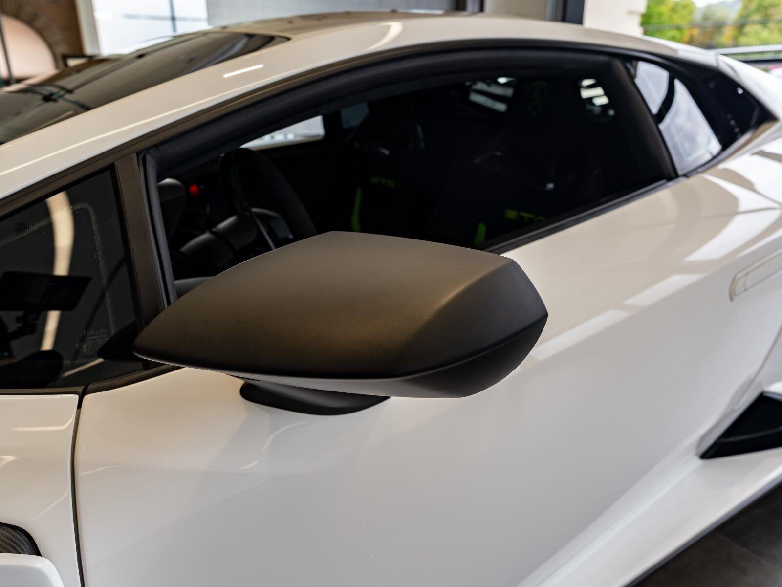 2024 Lamborghini Huracan STO Coupe