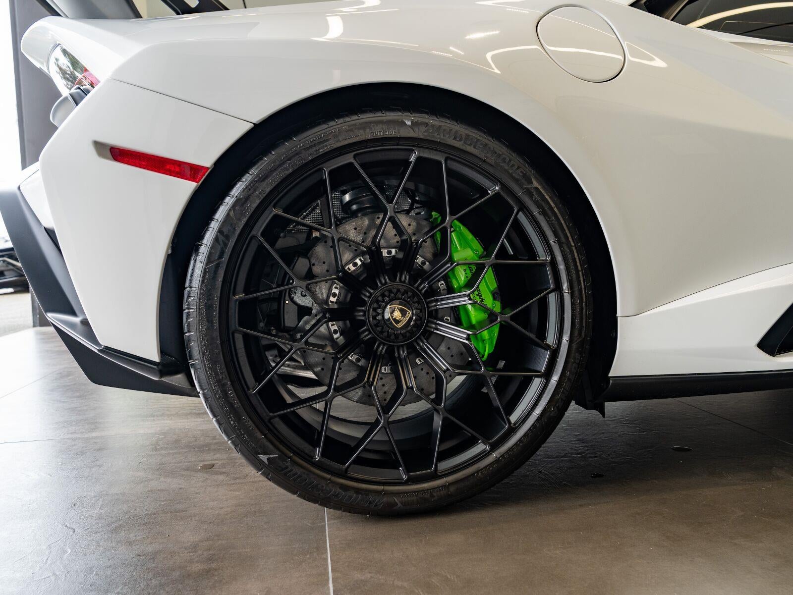 2024 Lamborghini Huracan STO Coupe