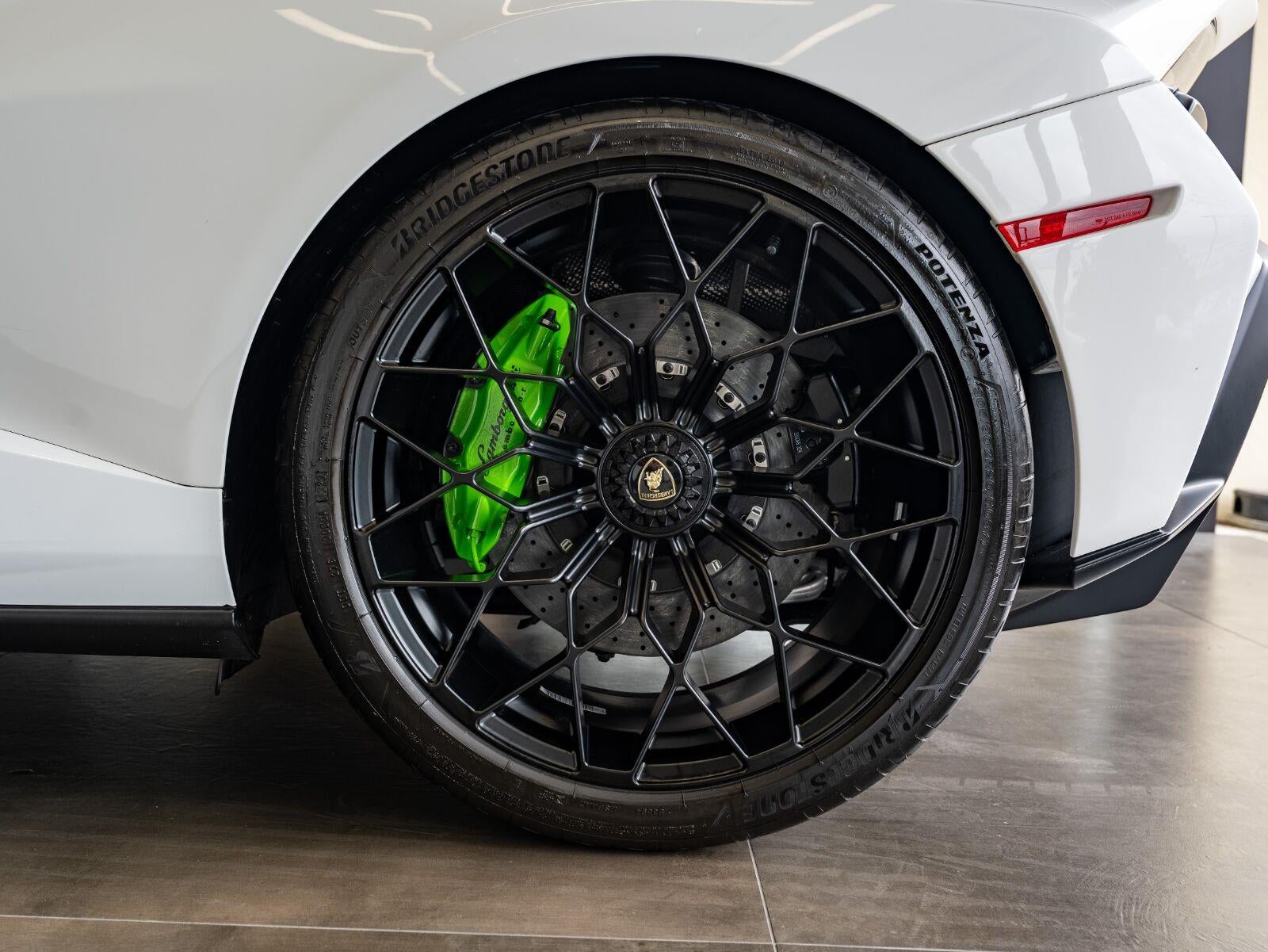 2024 Lamborghini Huracan STO Coupe