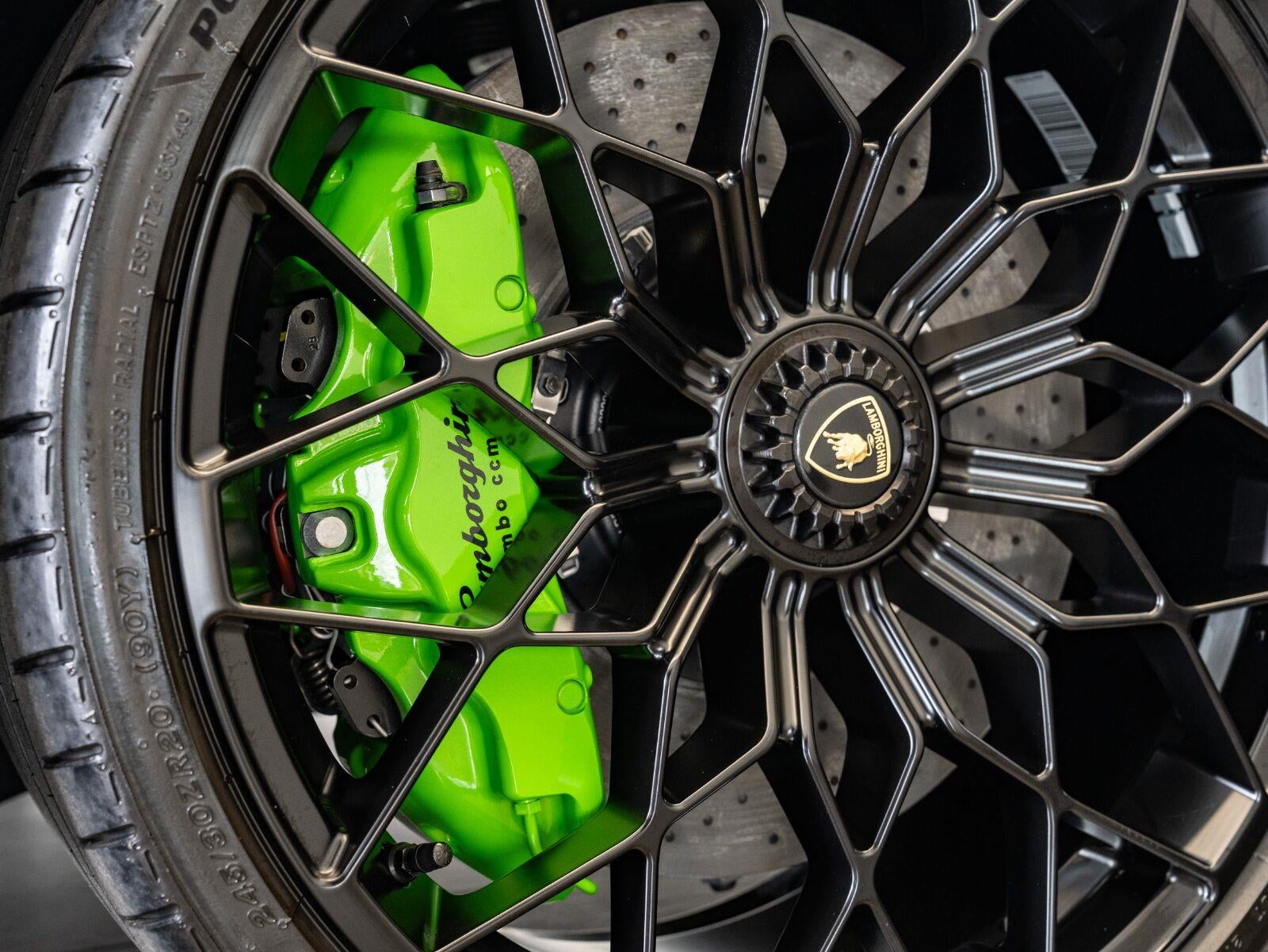 2024 Lamborghini Huracan STO Coupe