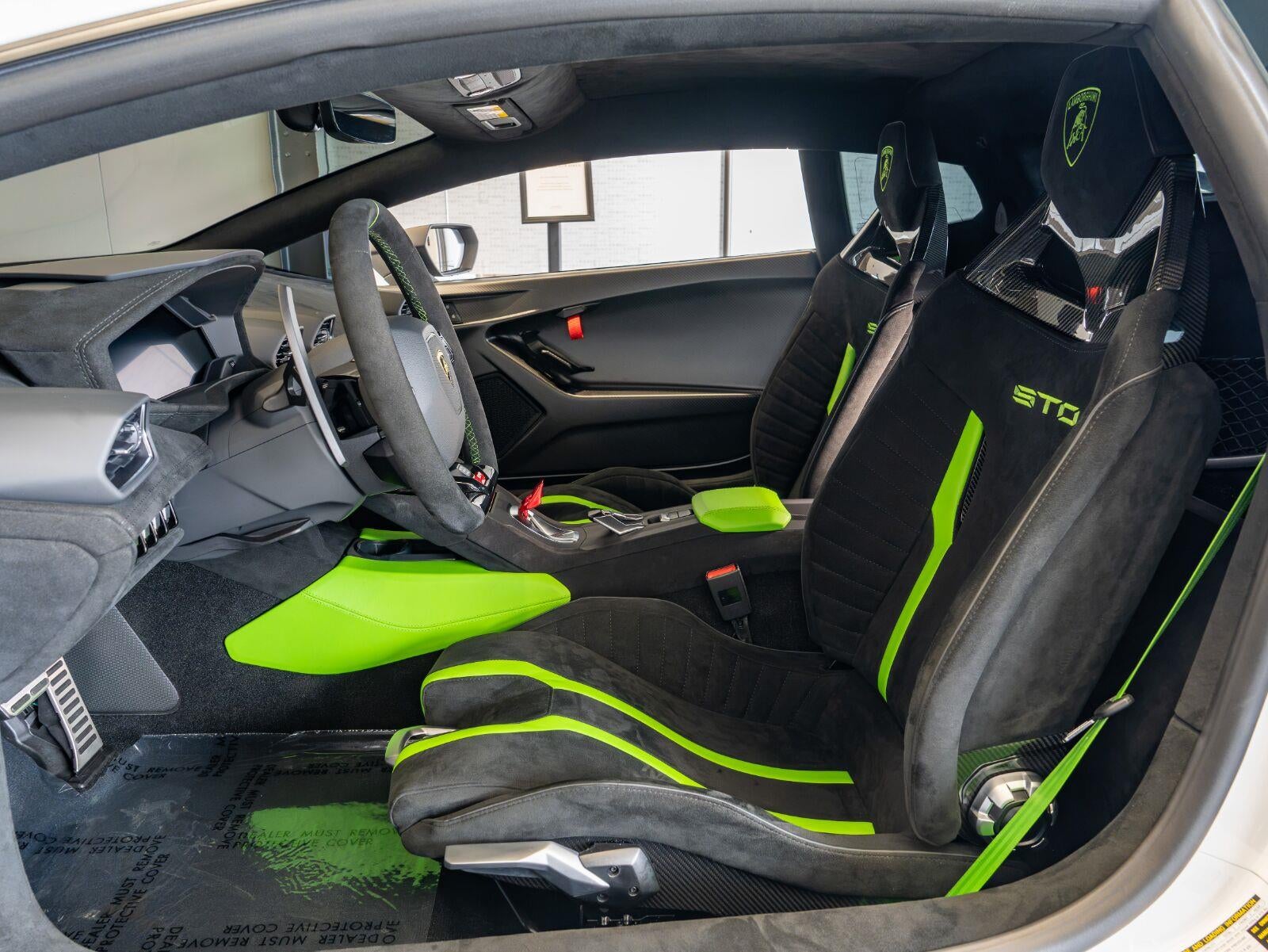 2024 Lamborghini Huracan STO Coupe