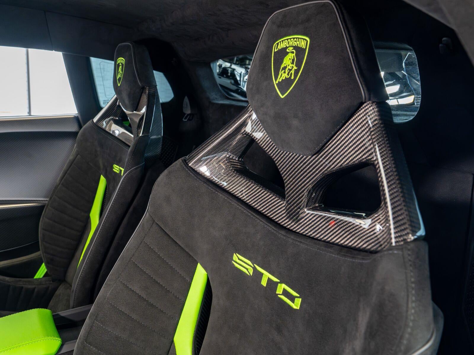 2024 Lamborghini Huracan STO Coupe