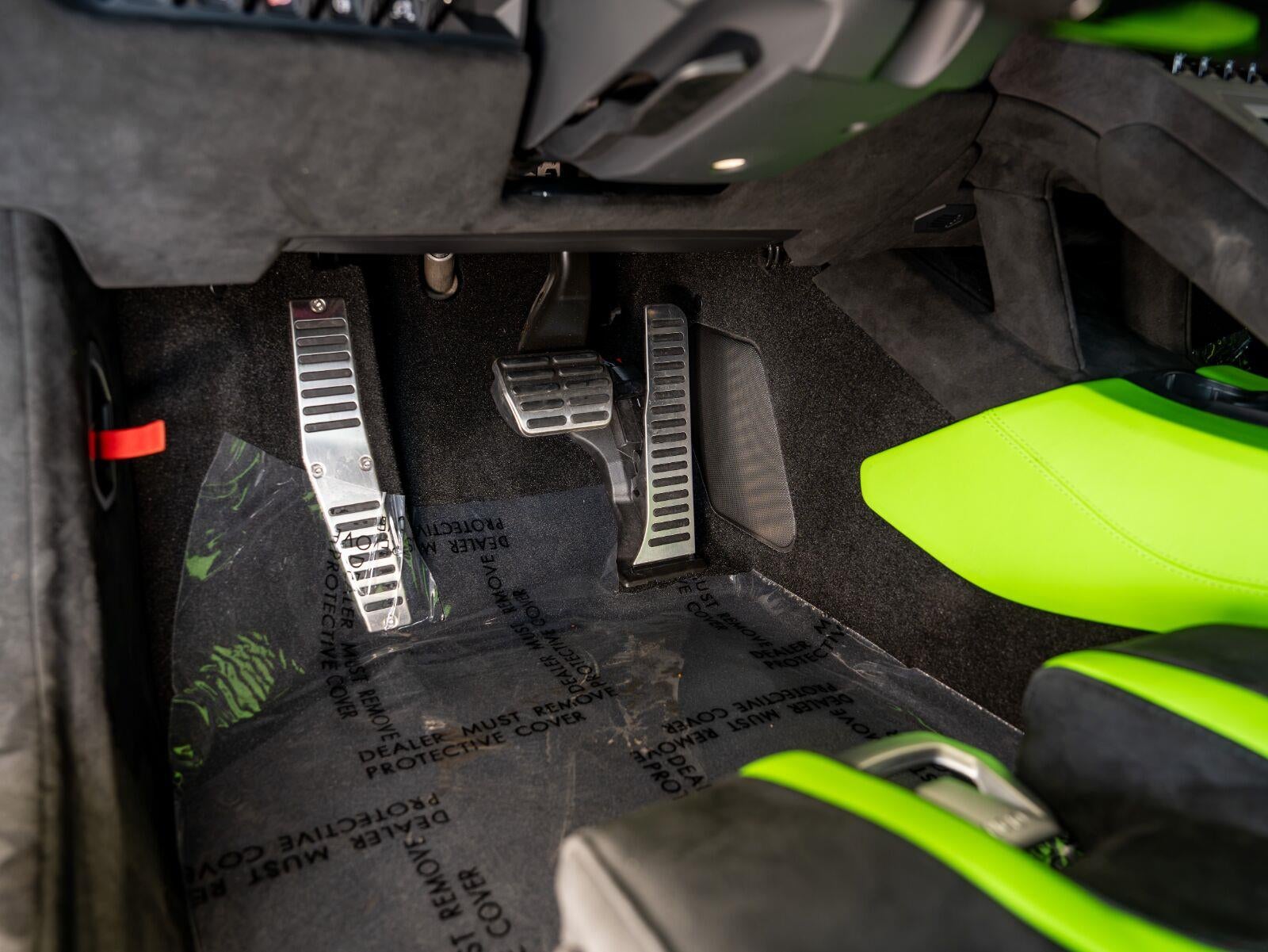 2024 Lamborghini Huracan STO Coupe