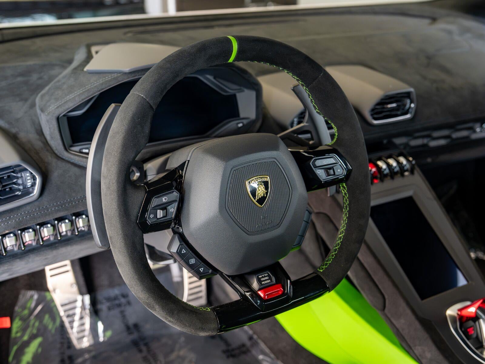 2024 Lamborghini Huracan STO Coupe