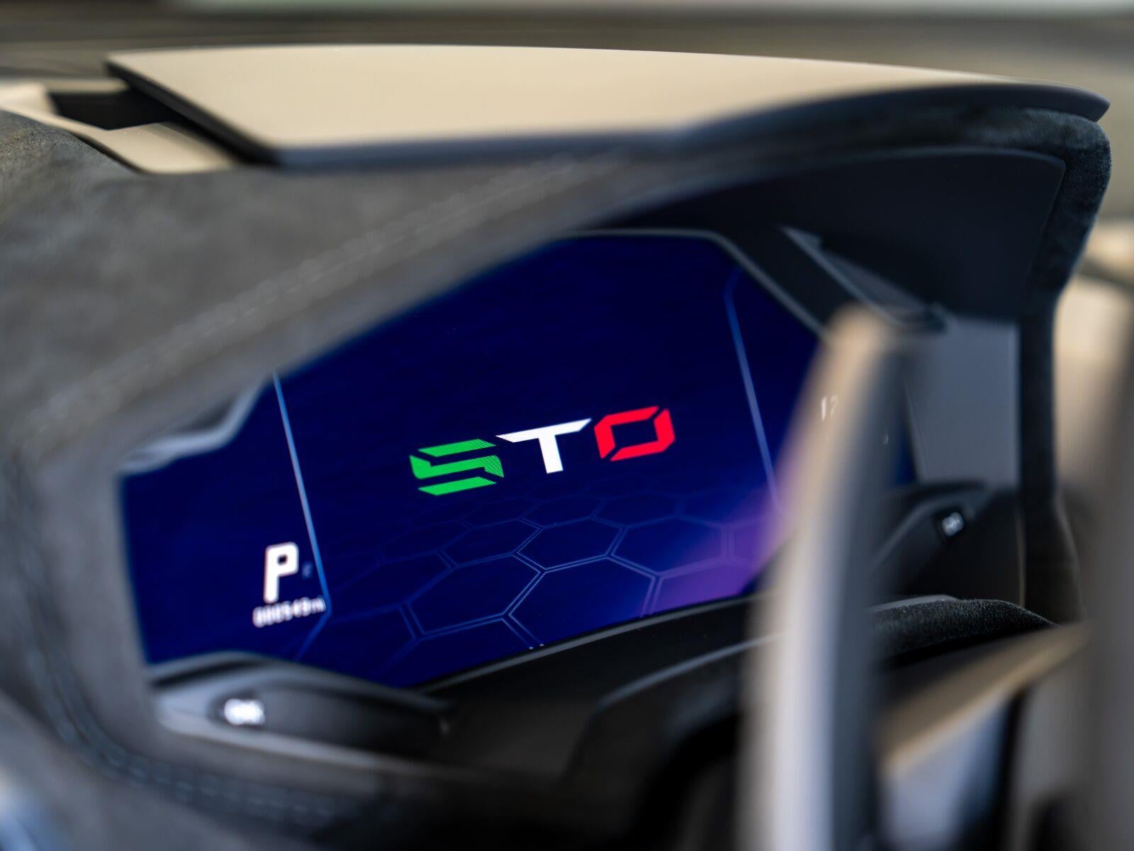 2024 Lamborghini Huracan STO Coupe