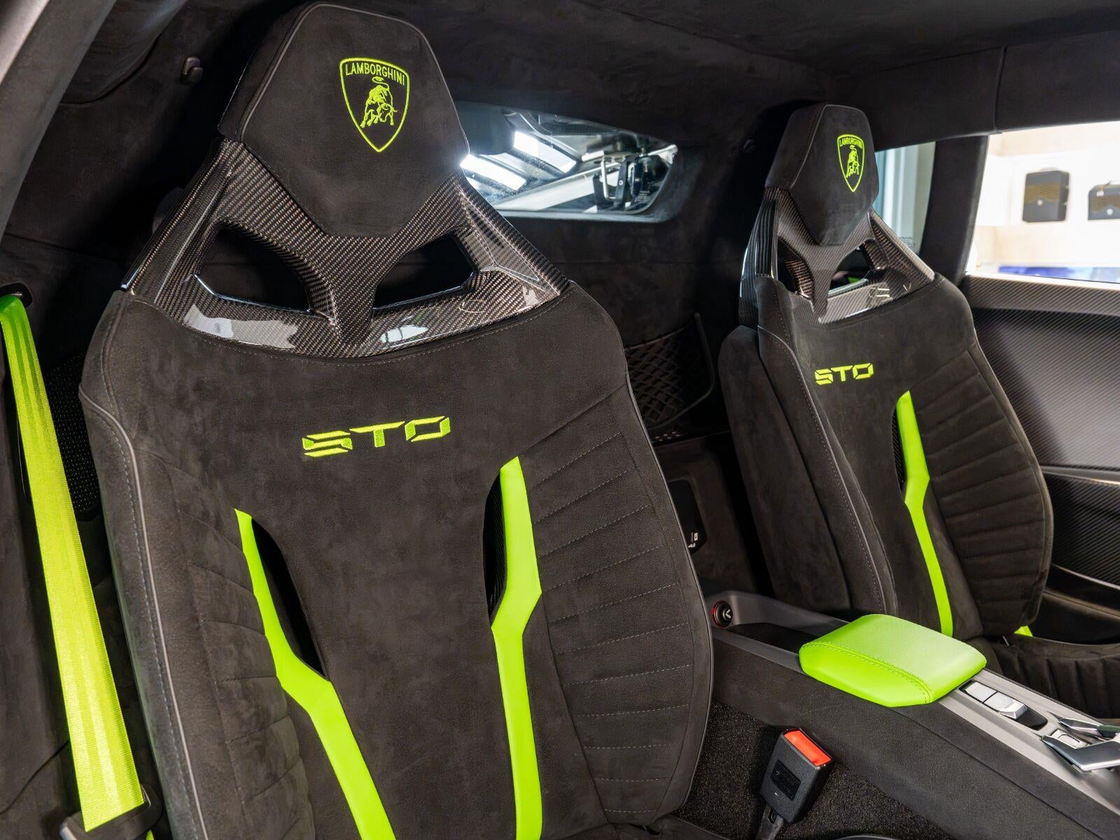 2024 Lamborghini Huracan STO Coupe