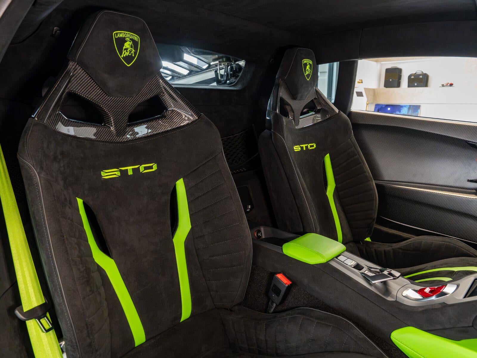 2024 Lamborghini Huracan STO Coupe