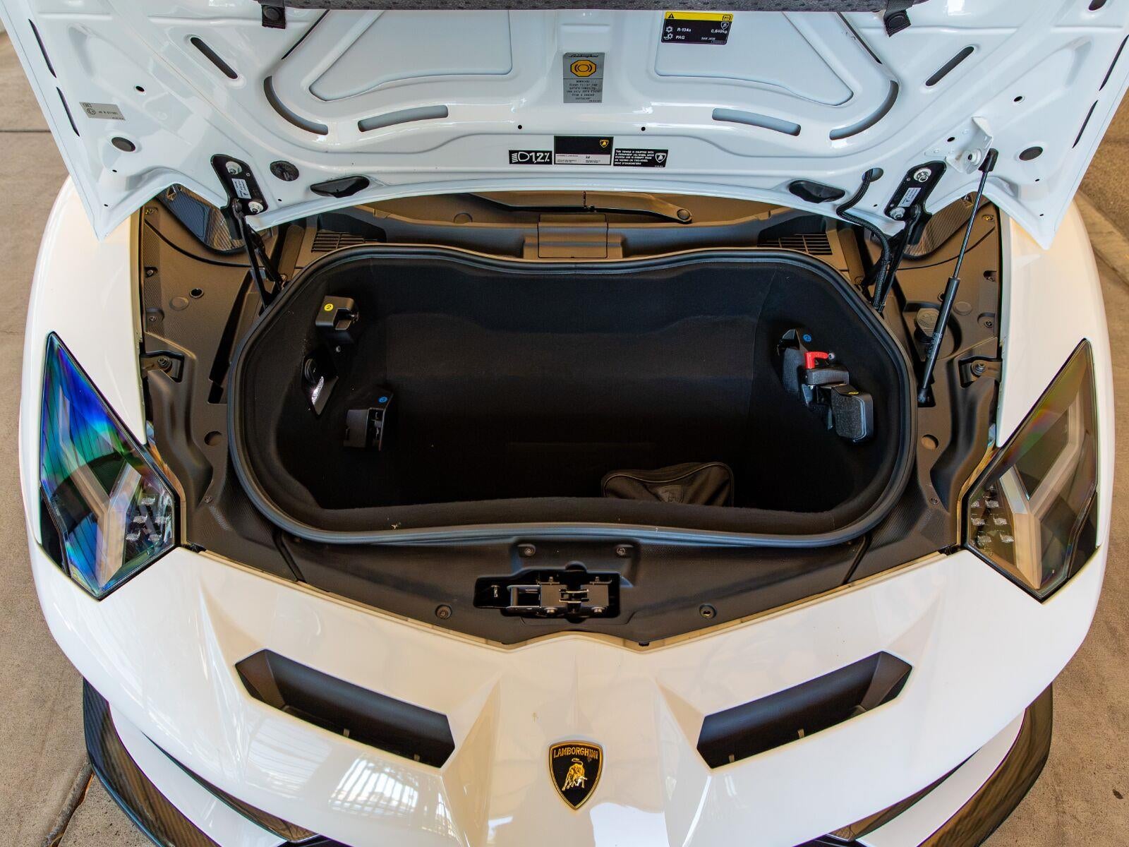 2020 Lamborghini Aventador SVJ