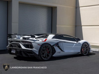 2020 Lamborghini Aventador SVJ