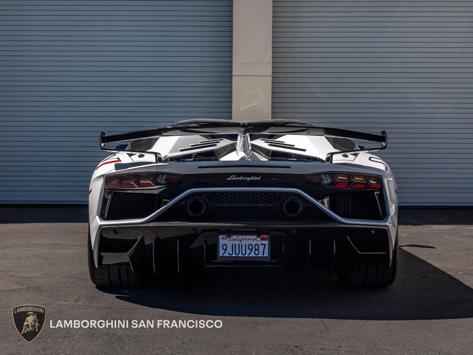 2020 Lamborghini Aventador SVJ