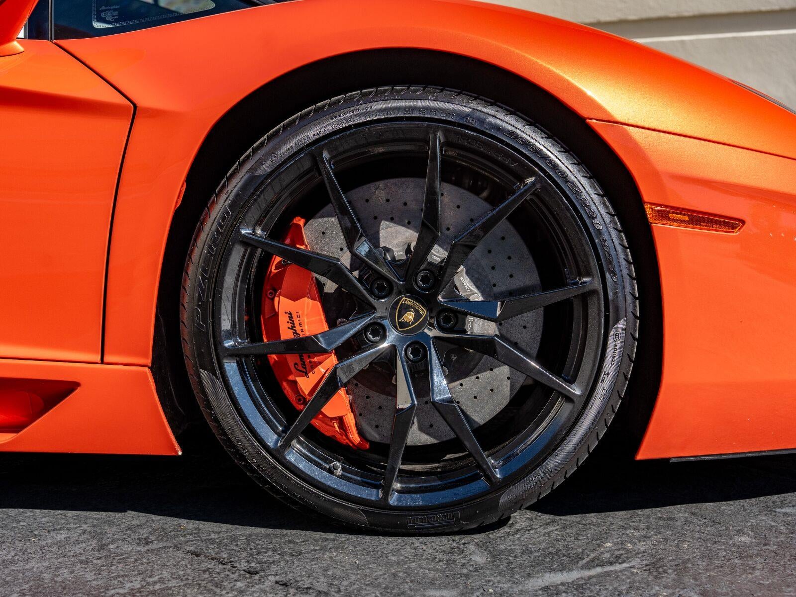 2016 Lamborghini Aventador LP 700-4 Roadster