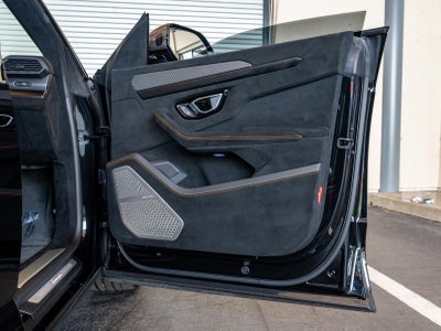 2024 Lamborghini Urus Performante