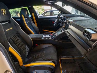 2024 Lamborghini Urus Performante