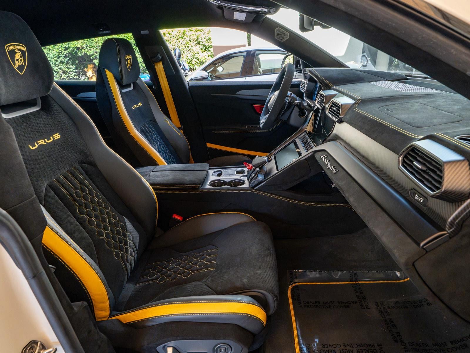 2024 Lamborghini Urus Performante