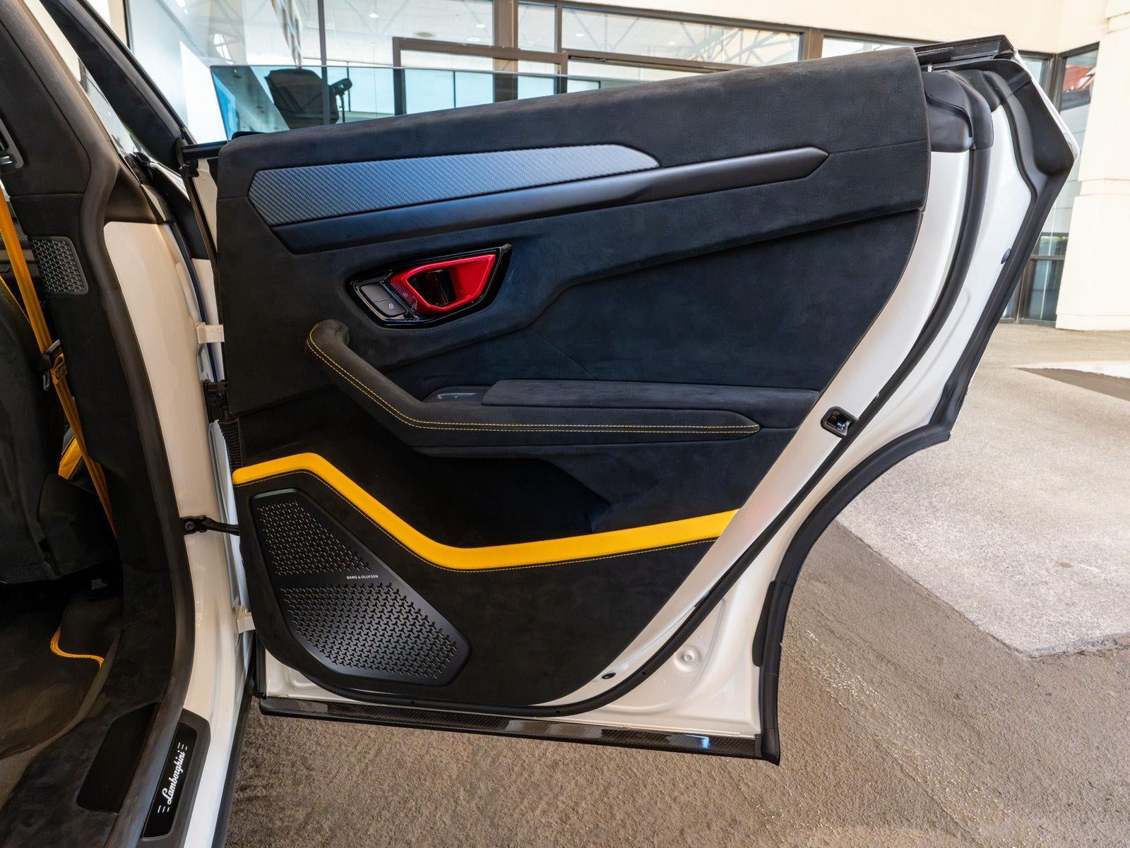 2024 Lamborghini Urus Performante