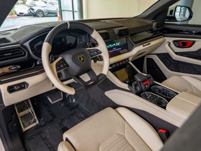 2025 Lamborghini Urus SE