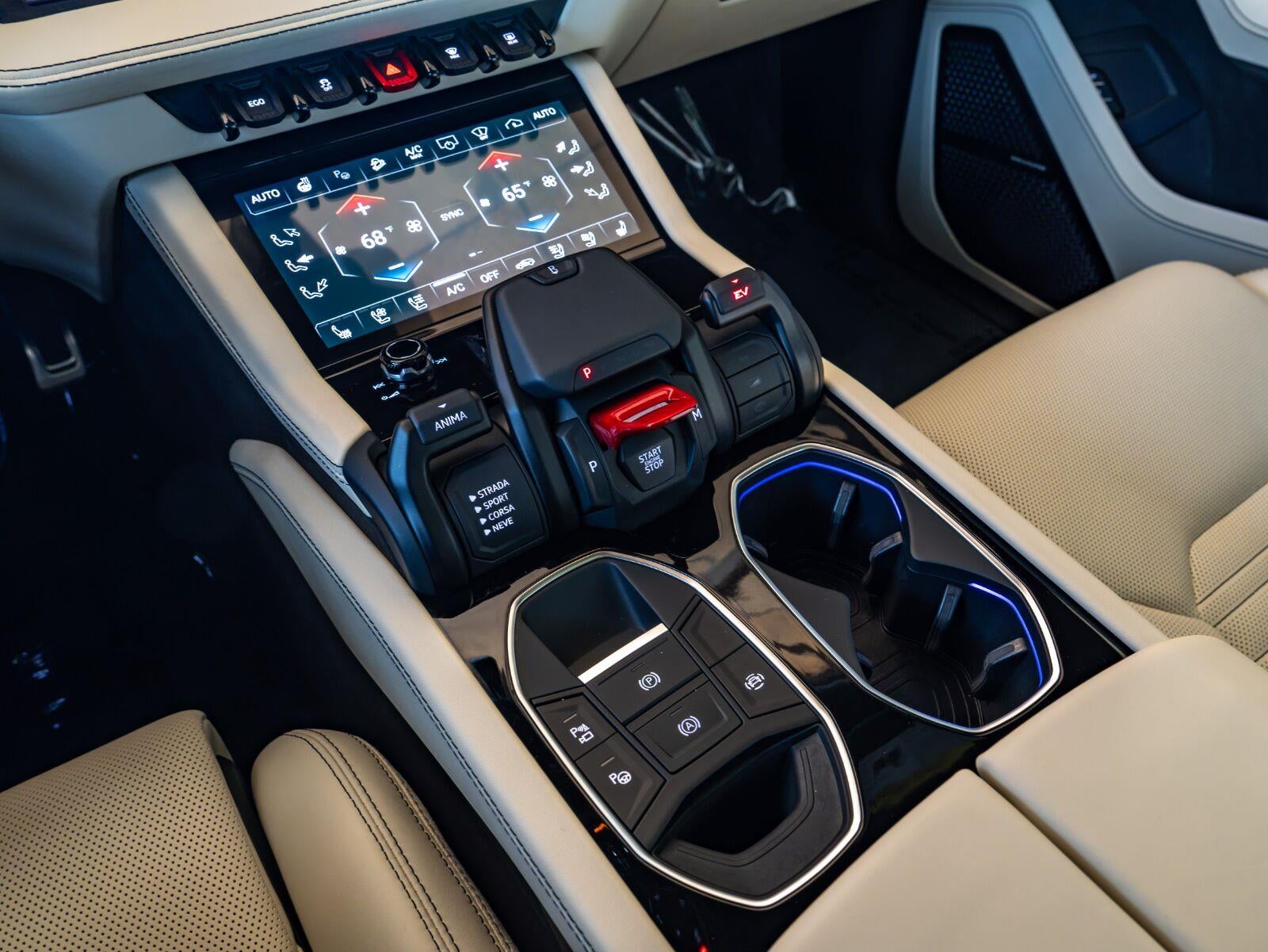2025 Lamborghini Urus SE