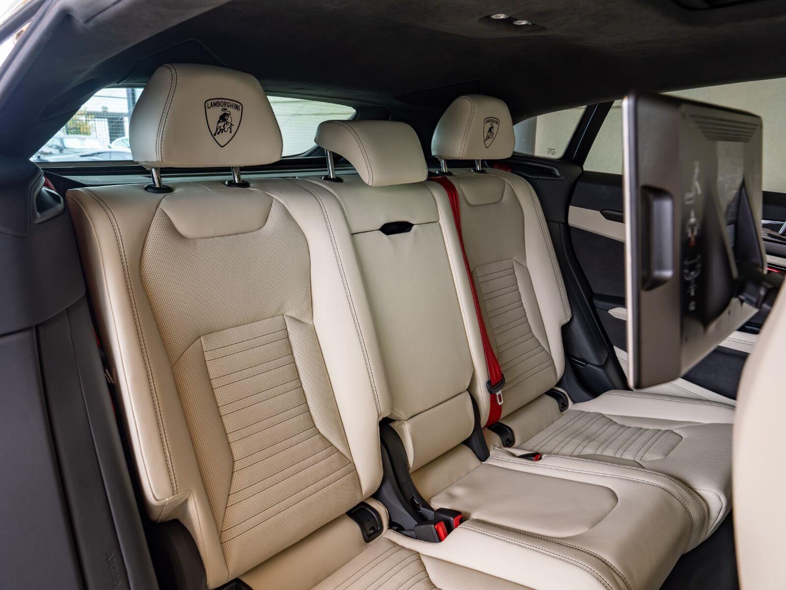 2025 Lamborghini Urus SE