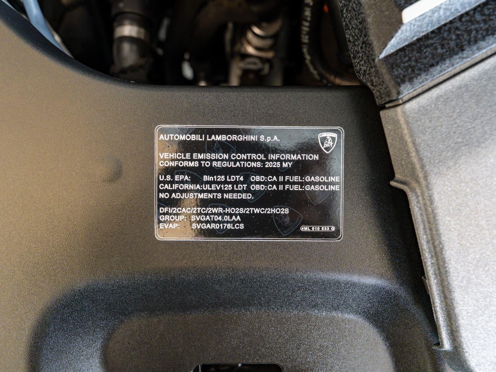 2025 Lamborghini Urus SE